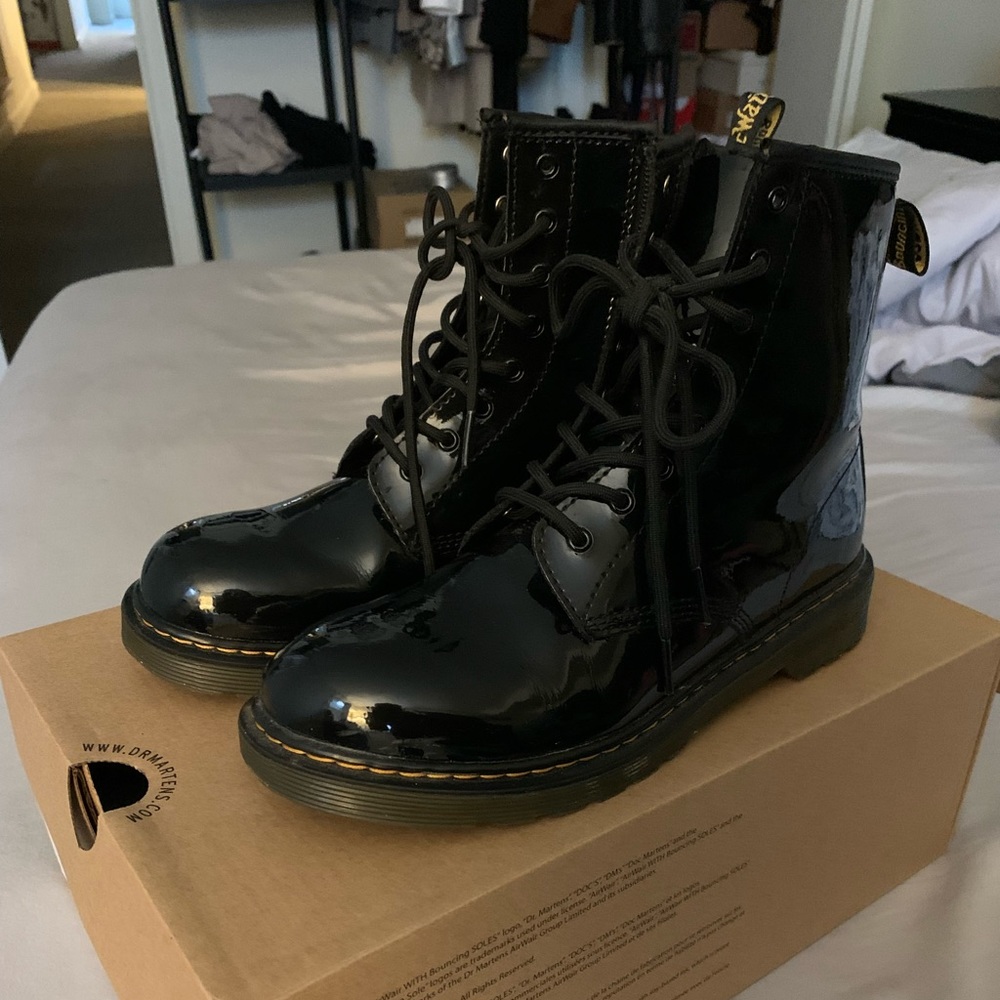 Dr Martens AirWair 1460 Y Kids  Patent Leather Lace Up Boots Size 6